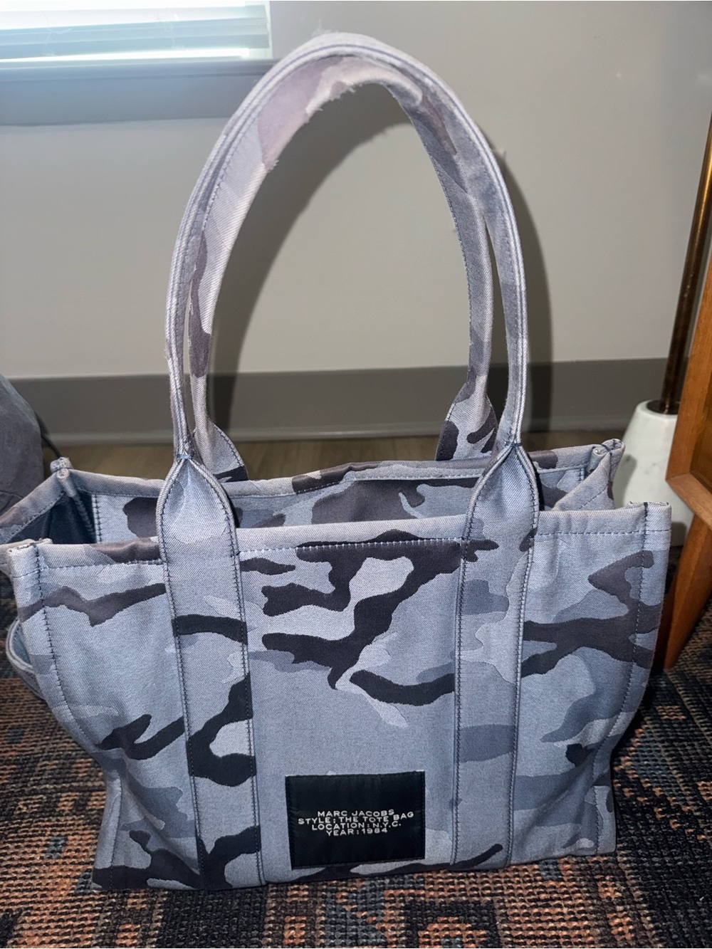 Marc Jacobs Gray Camo Tote Bag - Picture 4 of 7